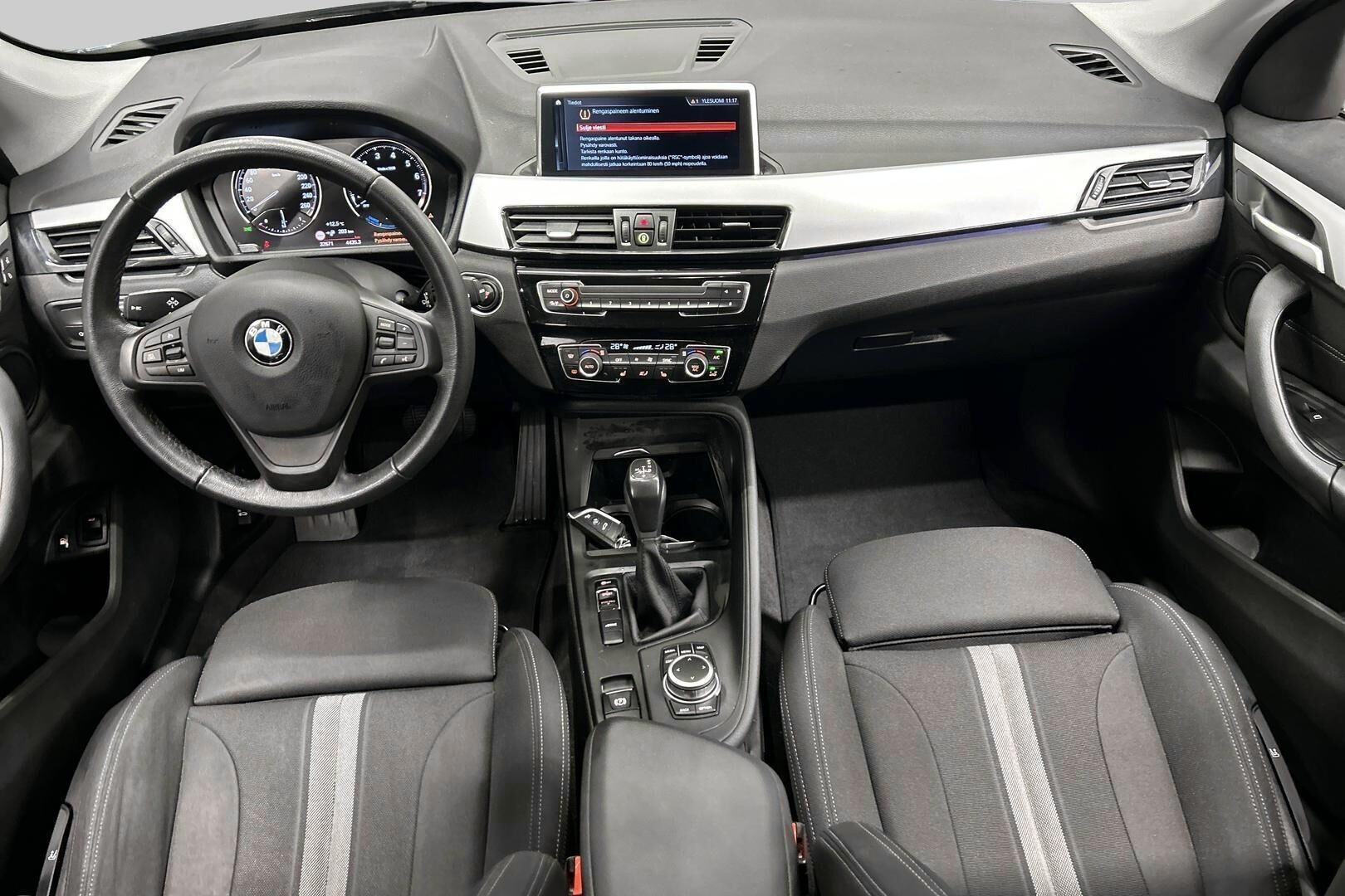 BMW X1 iso kuva 11