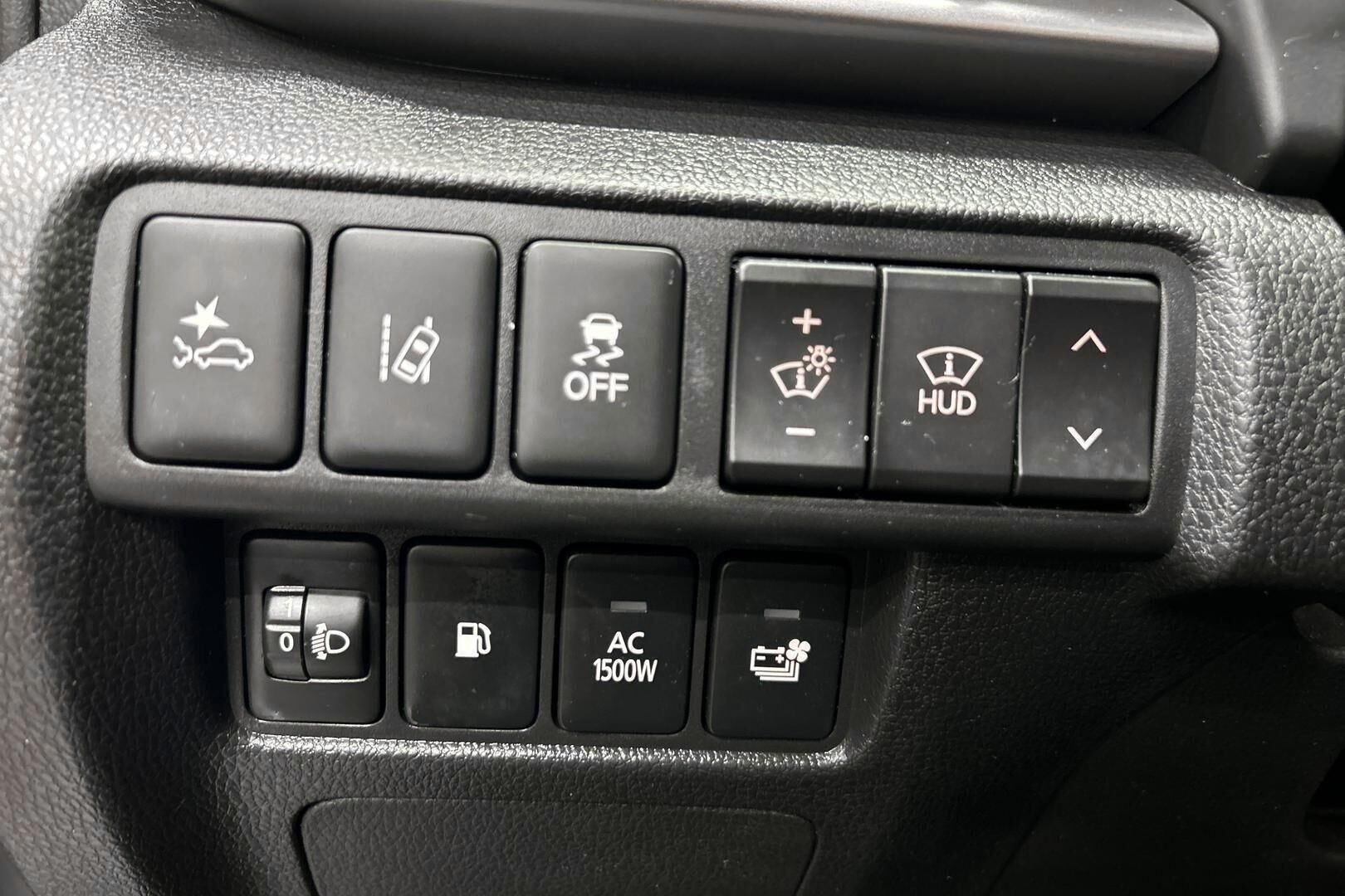 MITSUBISHI ECLIPSE CROSS iso kuva 24