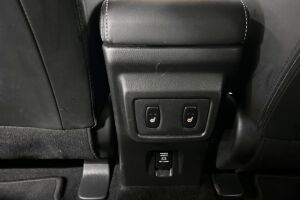 MITSUBISHI ECLIPSE CROSS esikatselu 27