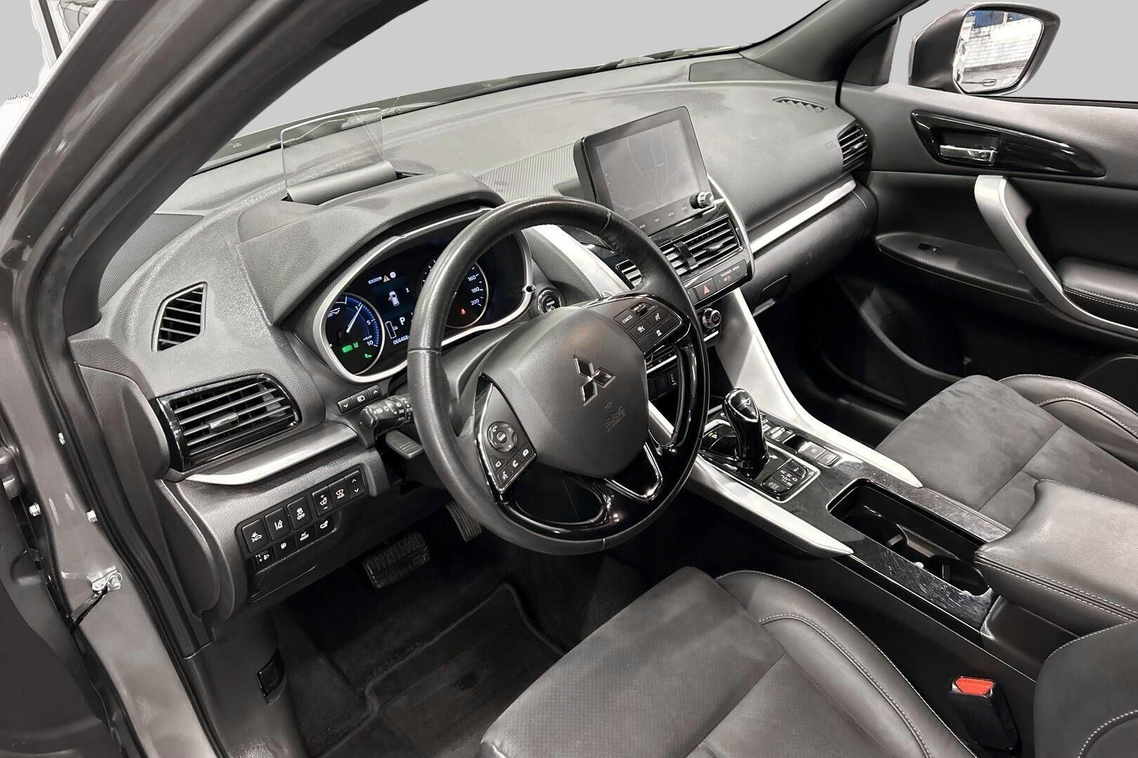 MITSUBISHI ECLIPSE CROSS iso kuva 9