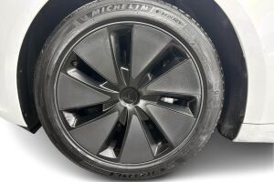 TESLA MODEL 3 esikatselu 9