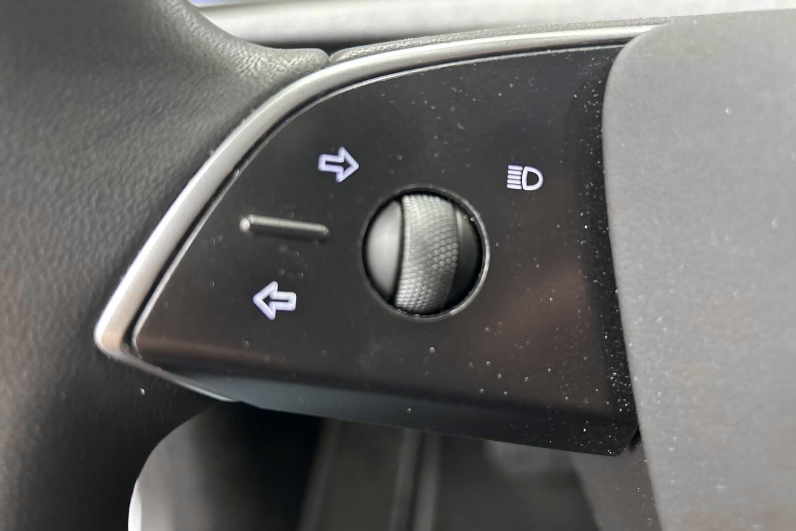 TESLA MODEL 3 iso kuva 20