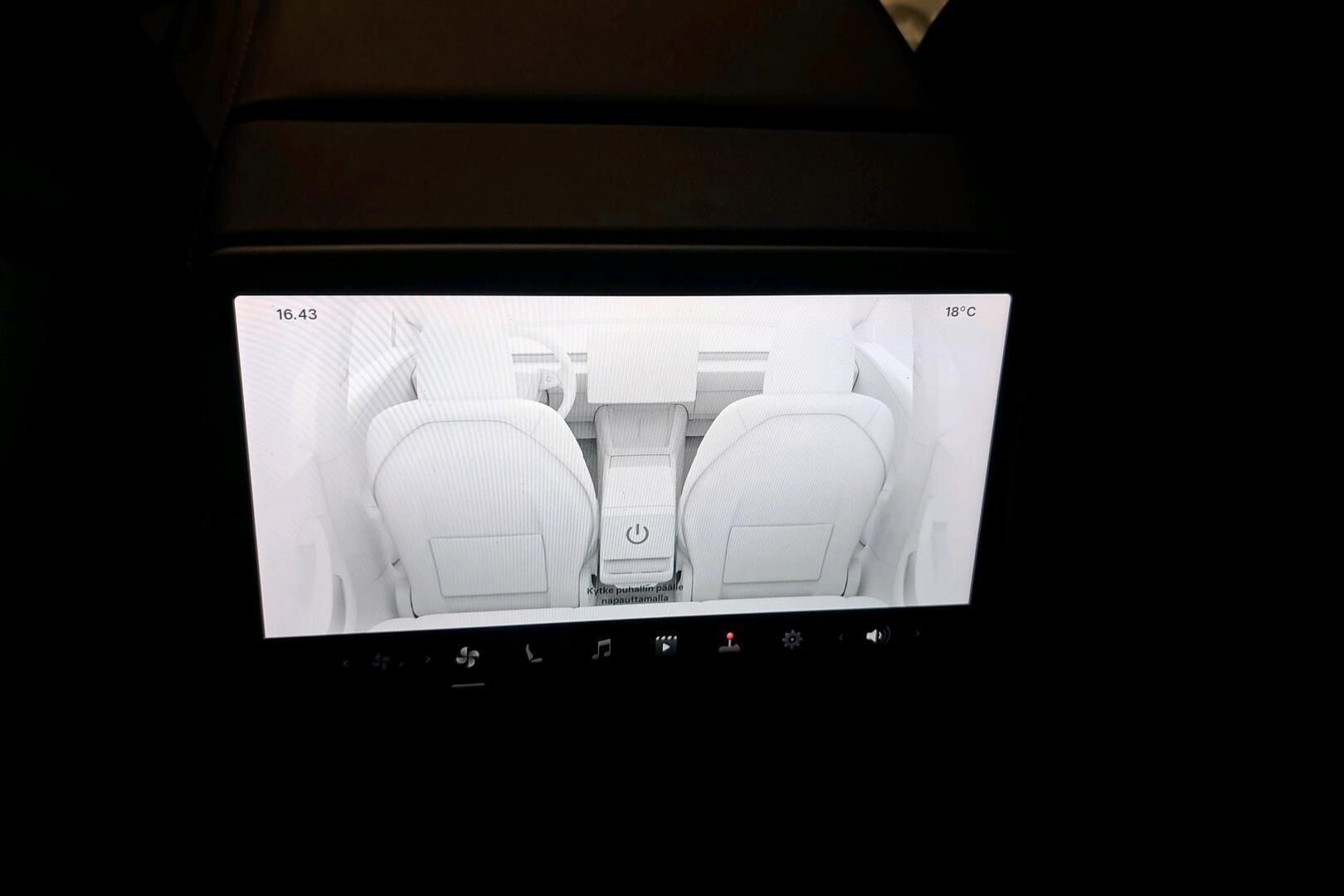 TESLA MODEL 3 iso kuva 2