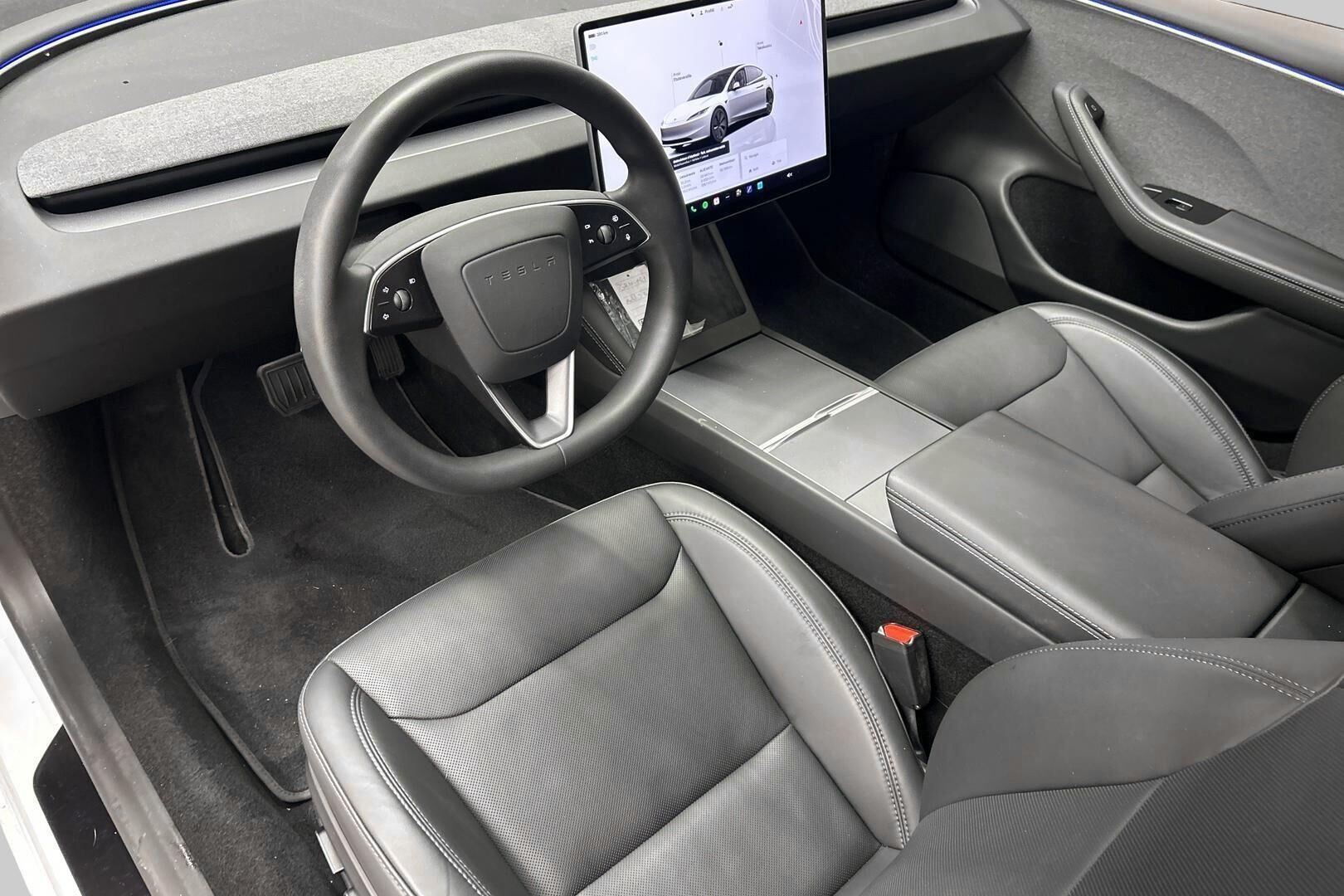 TESLA MODEL 3 iso kuva 5