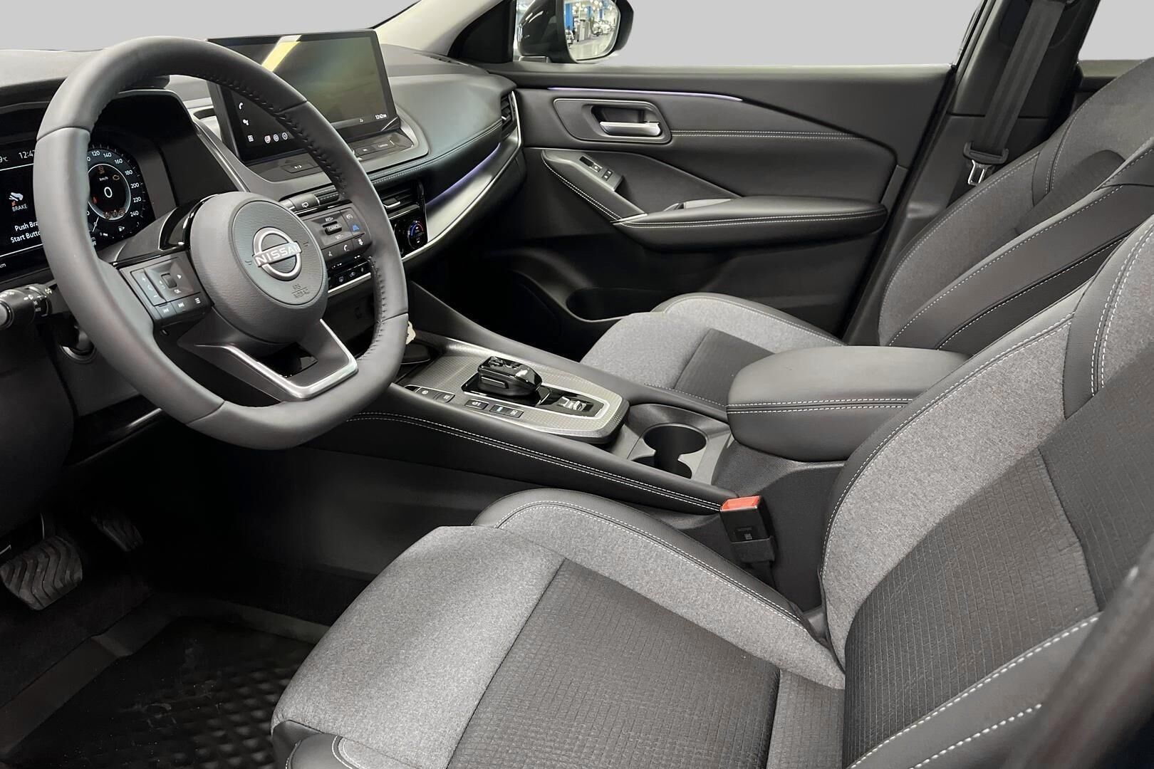 Nissan Qashqai iso kuva 8