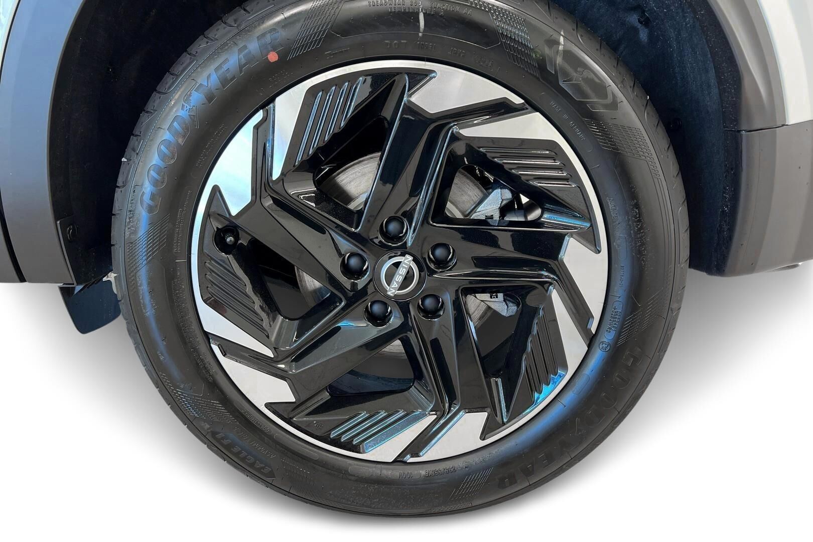 Nissan Qashqai iso kuva 18