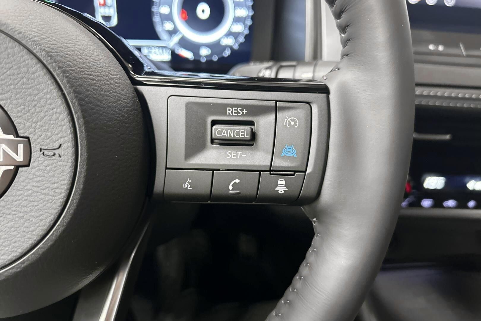 Nissan Qashqai iso kuva 15