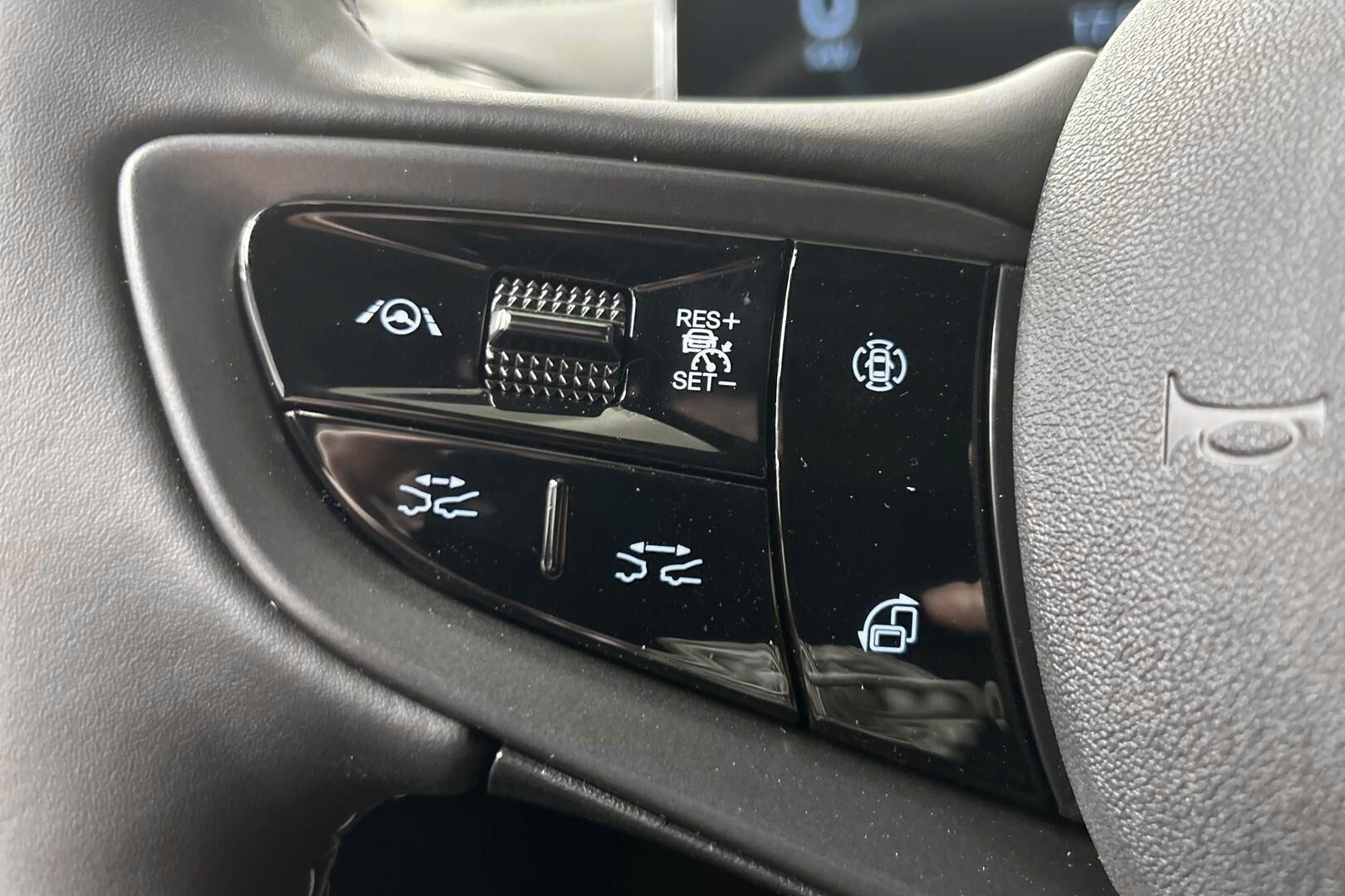 BYD Seal iso kuva 13