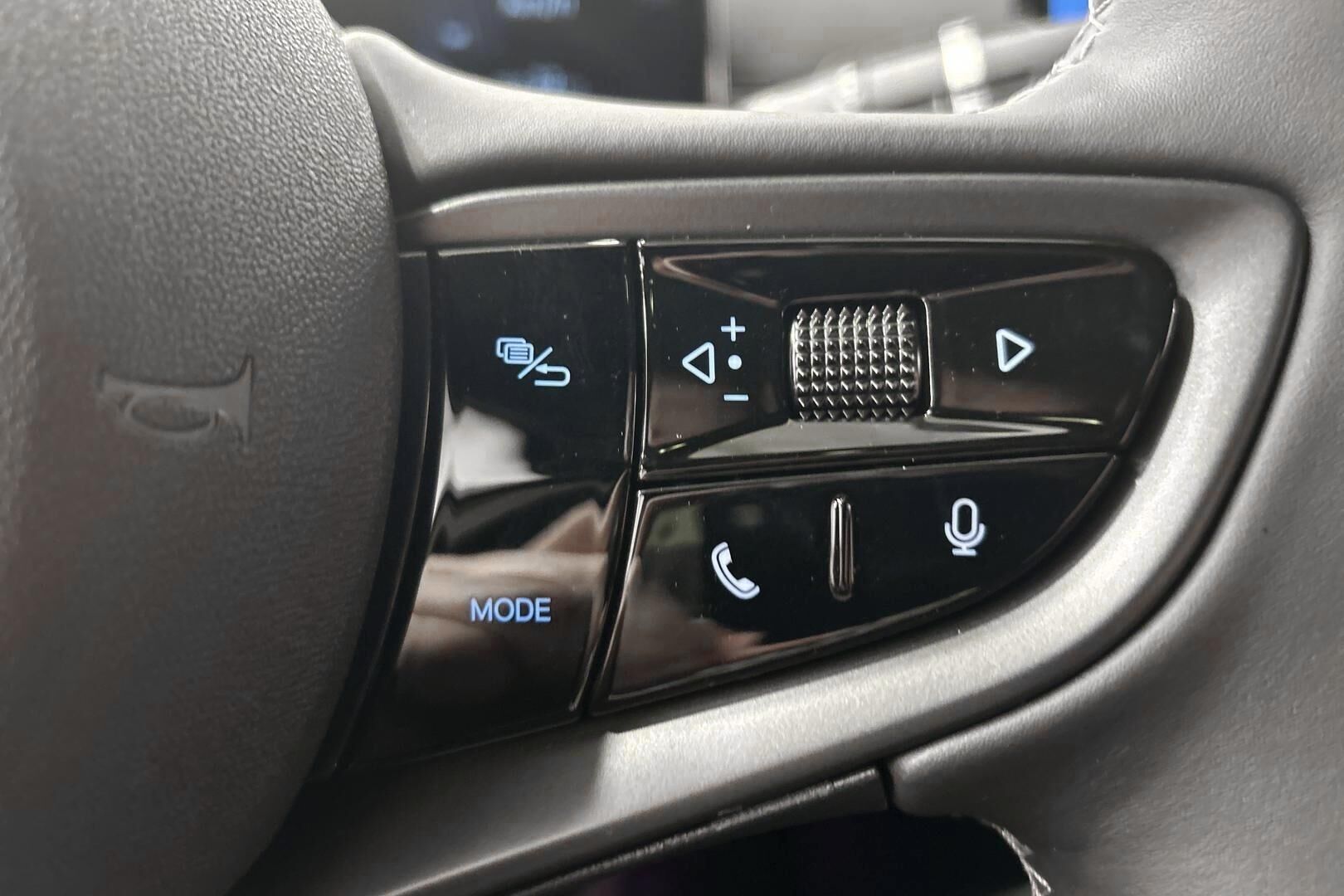 BYD Seal iso kuva 14