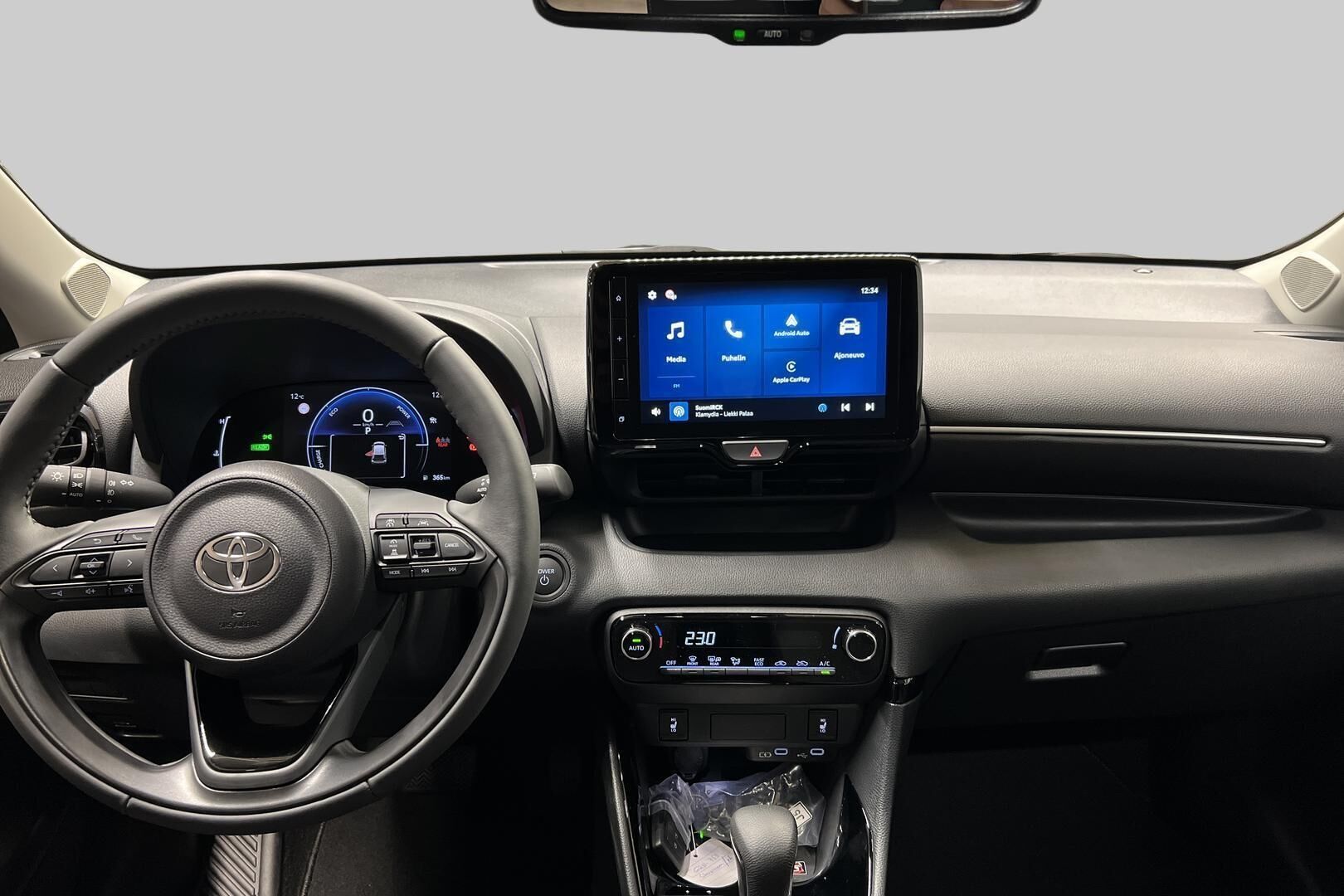 TOYOTA YARIS iso kuva 10