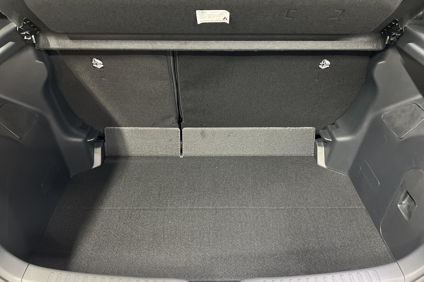 TOYOTA YARIS iso kuva 11