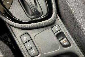 TOYOTA YARIS esikatselu 13