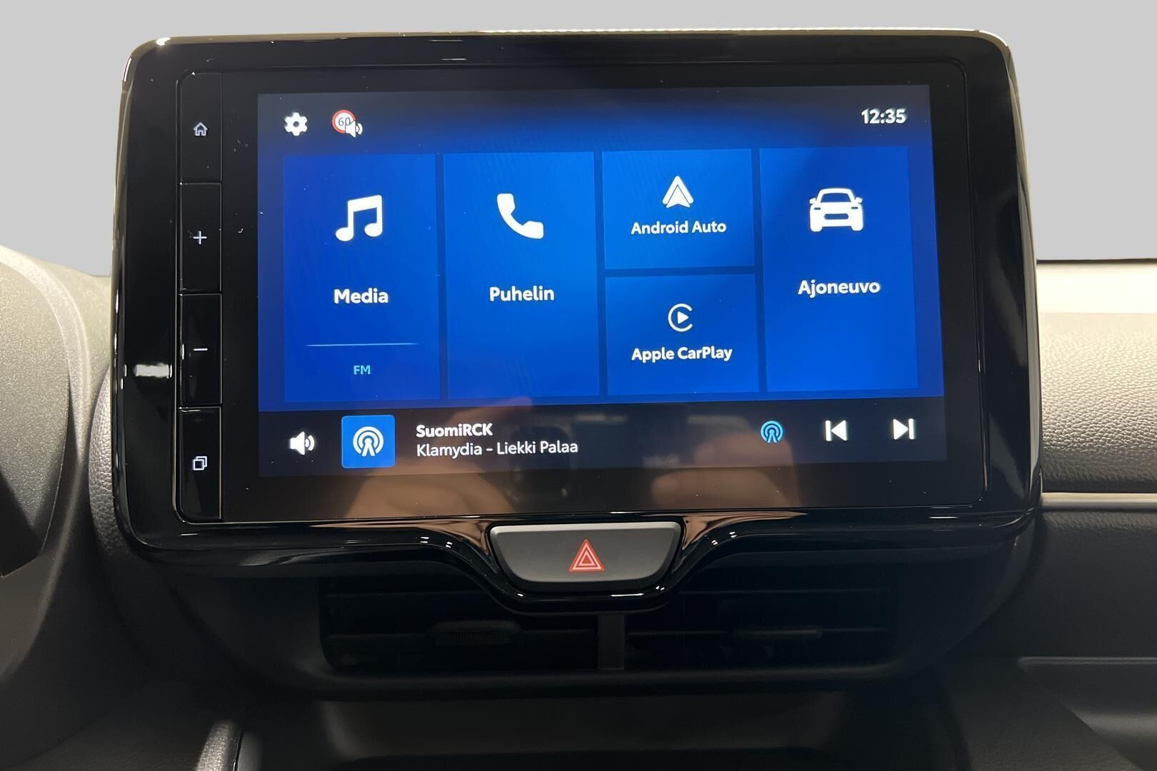 TOYOTA YARIS iso kuva 14