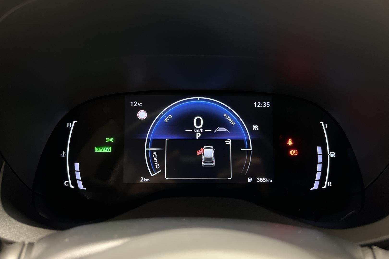 TOYOTA YARIS iso kuva 15