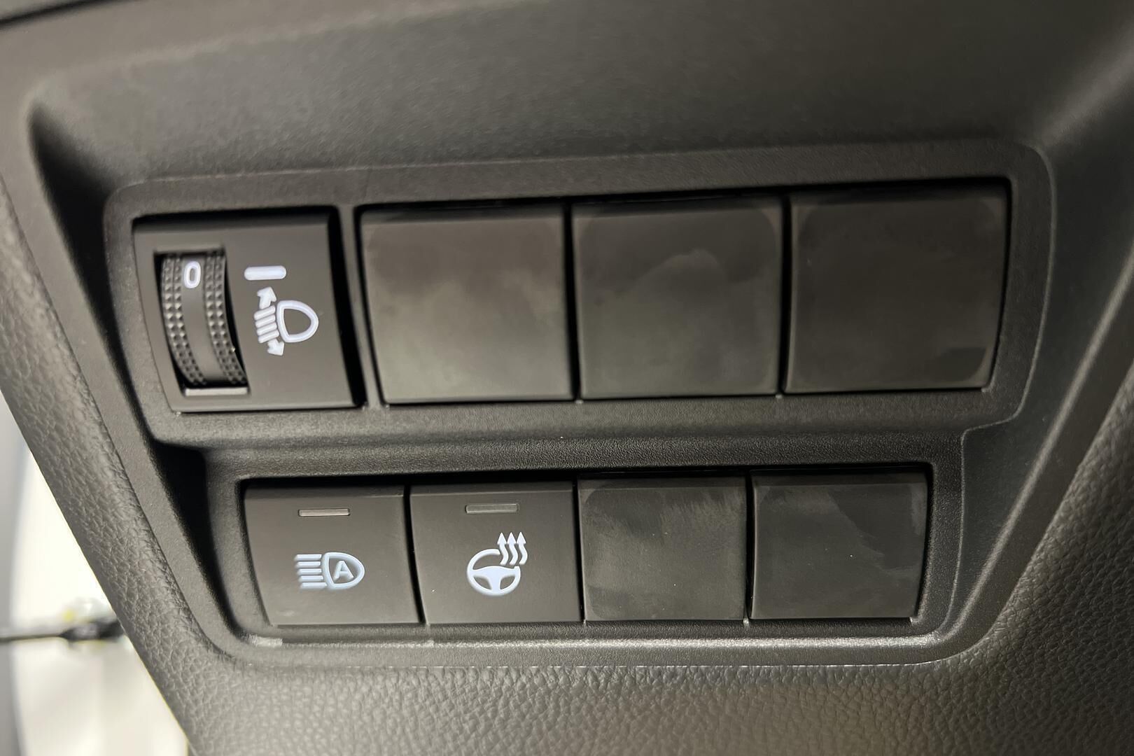 TOYOTA YARIS iso kuva 18