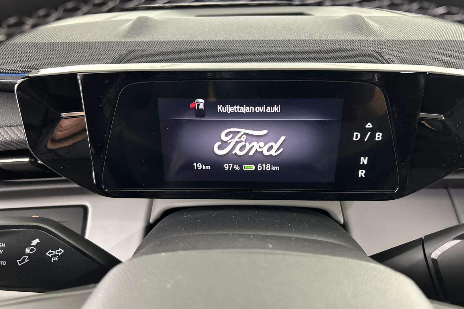 Ford Capri iso kuva 15