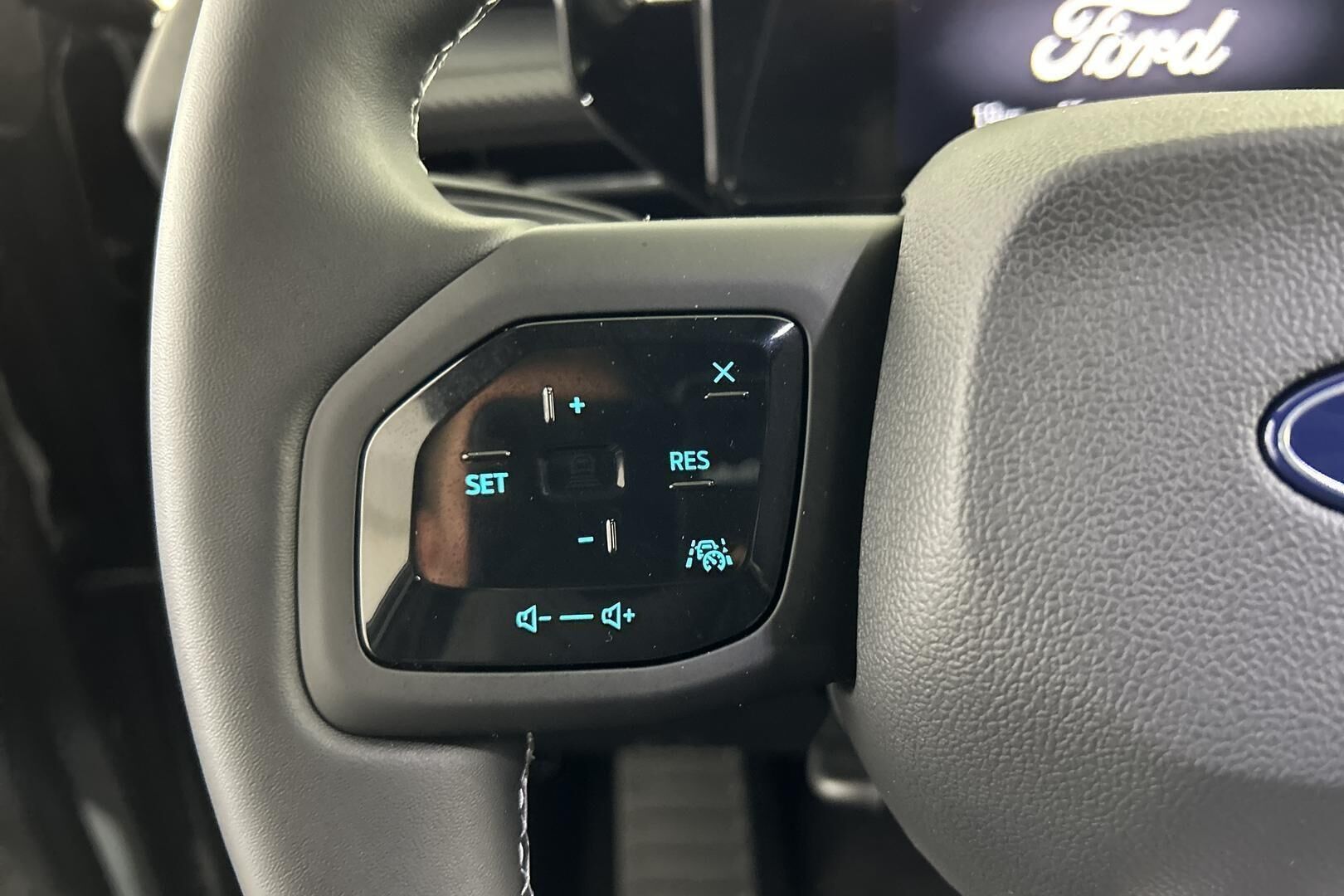 Ford Capri iso kuva 24