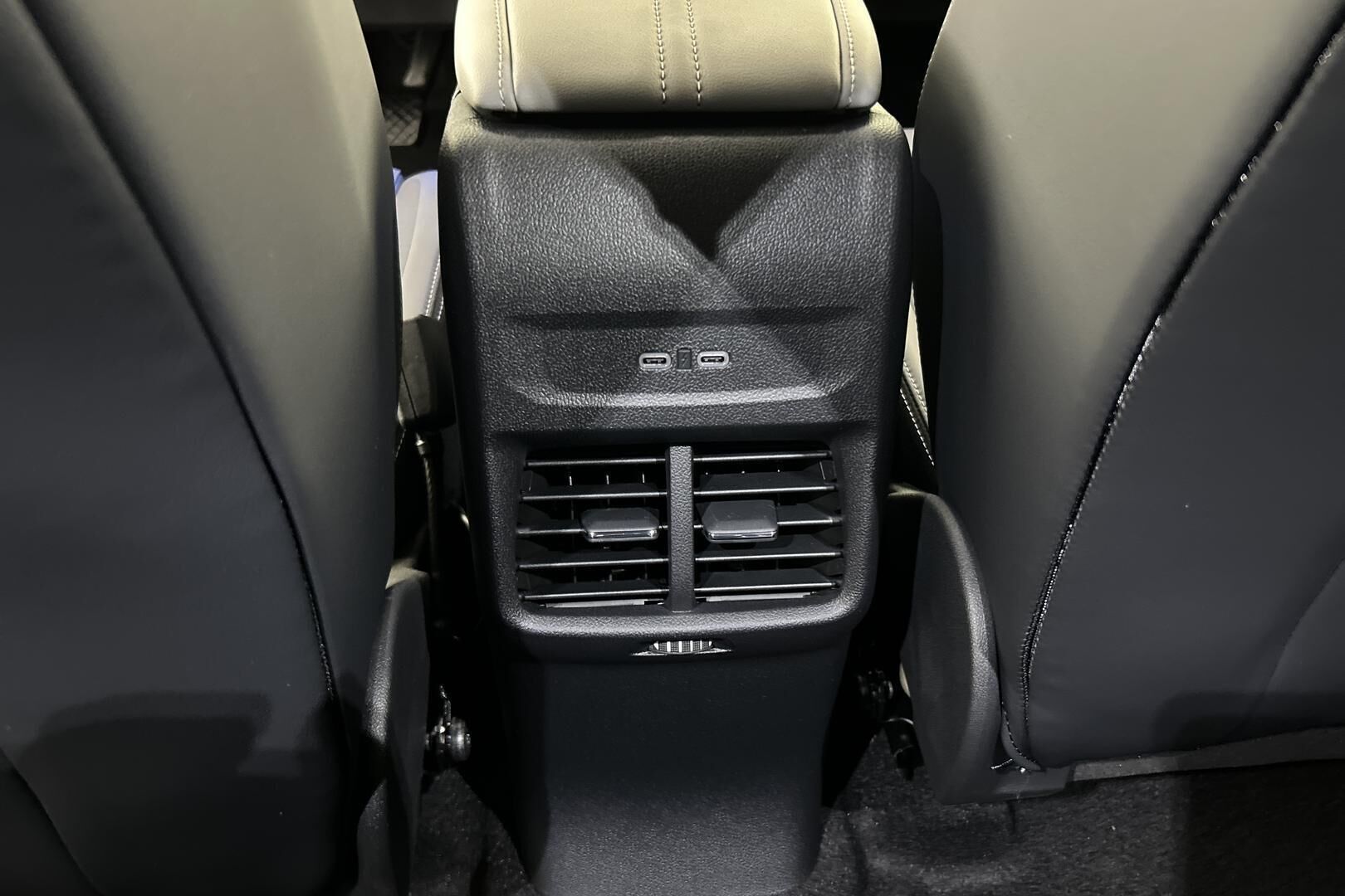 Ford Capri iso kuva 32