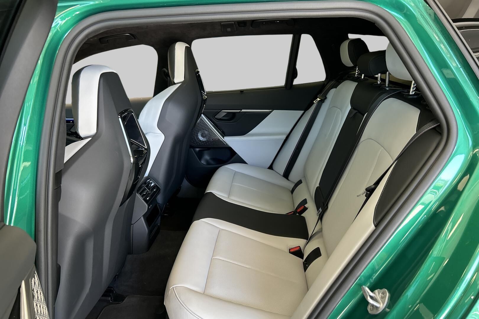 BMW M5 iso kuva 15