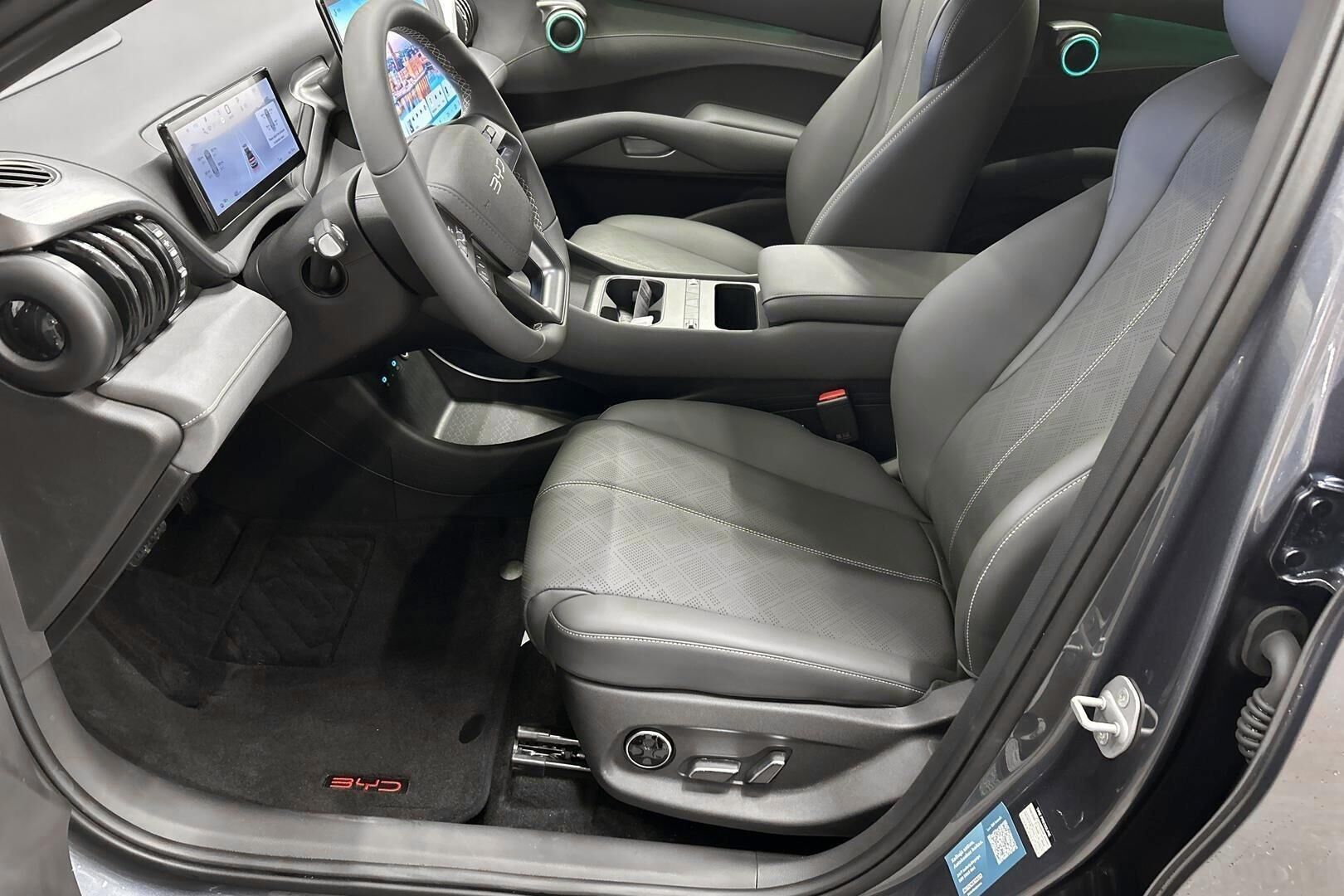 BYD Atto 3 iso kuva 8