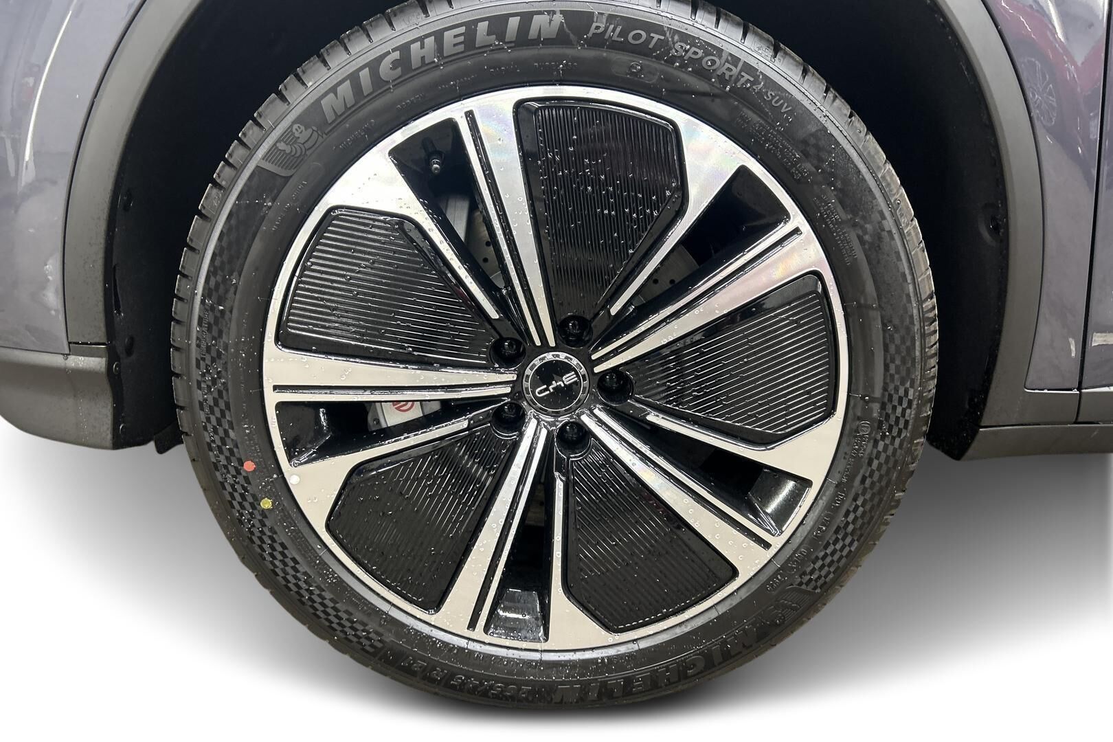 BYD Tang iso kuva 12