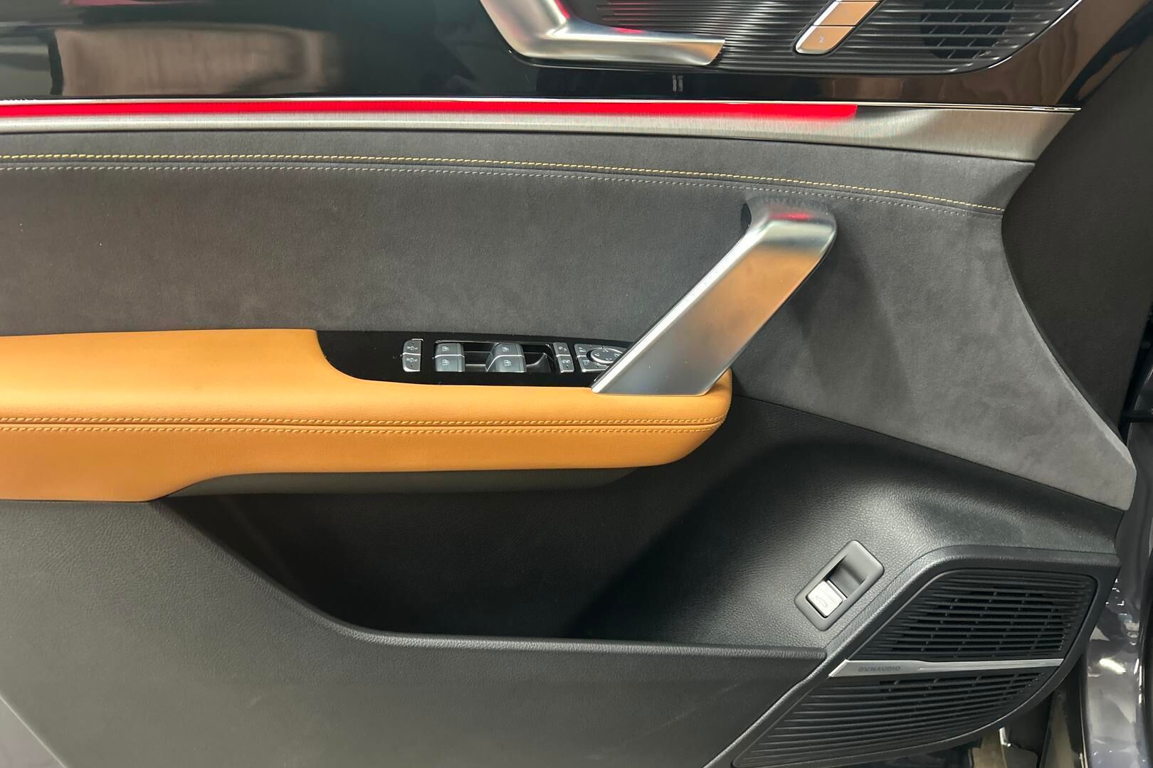 BYD Tang iso kuva 13
