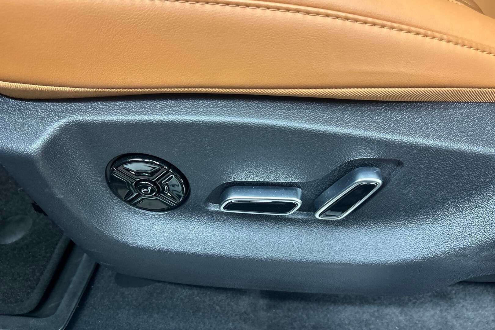 BYD Tang iso kuva 14