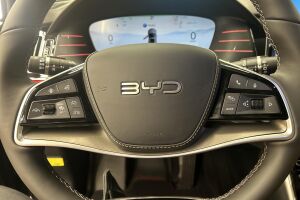 BYD Tang esikatselu 15