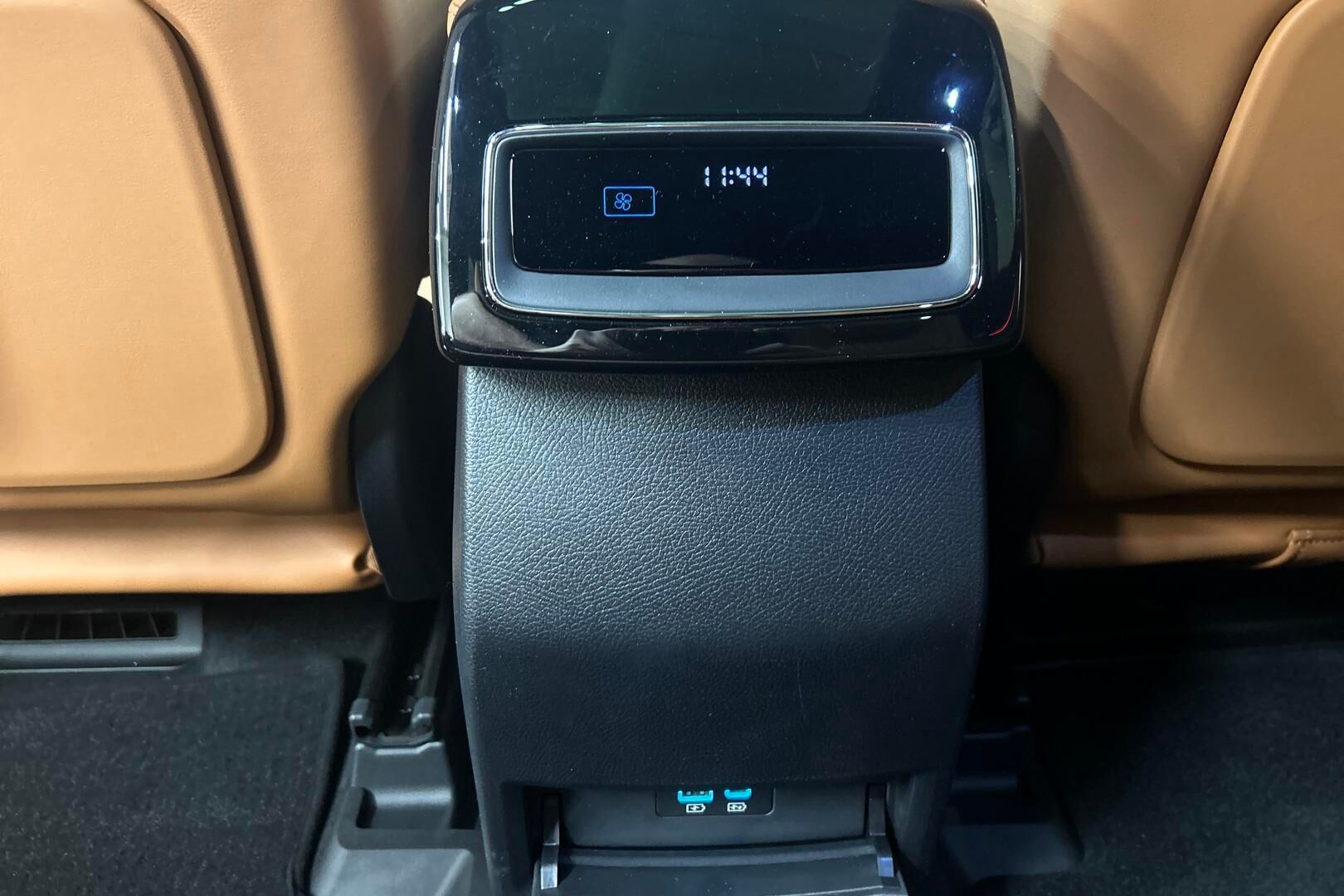BYD Tang iso kuva 28
