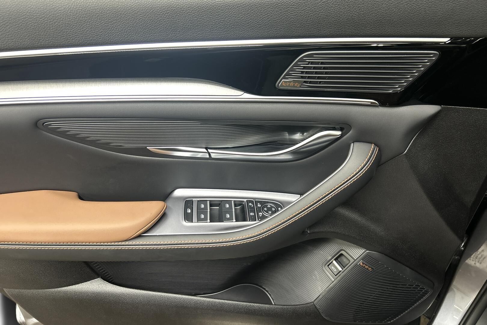 BYD Seal U DM-i iso kuva 20