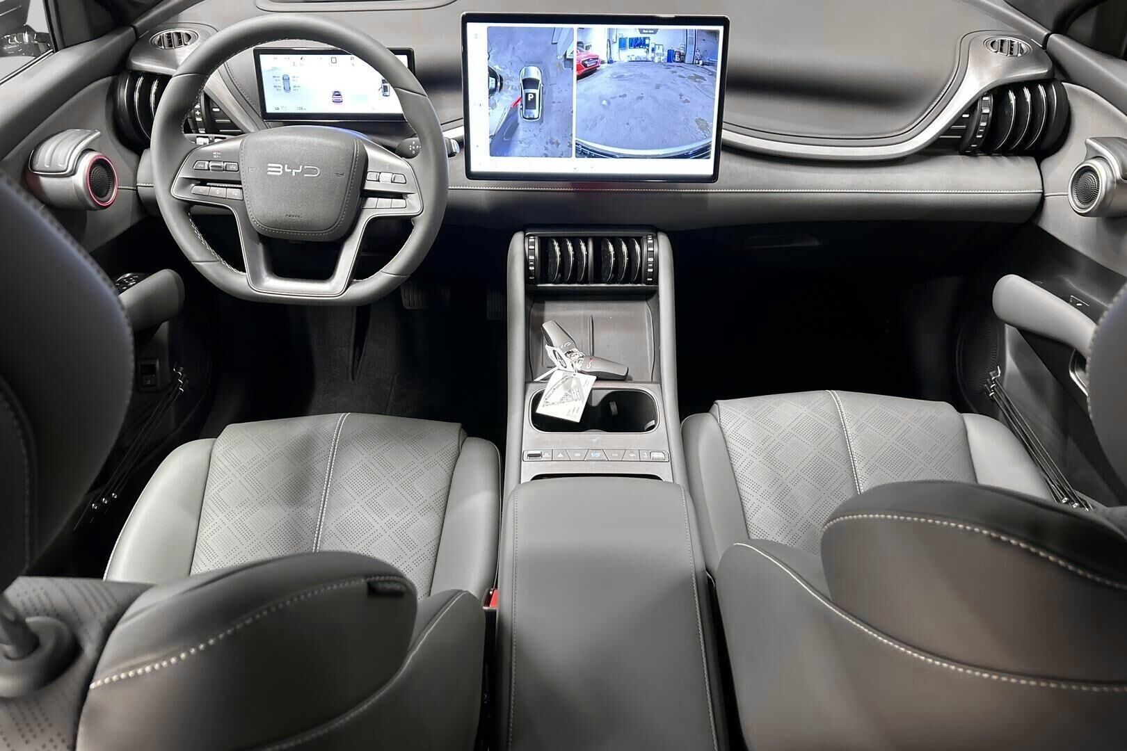 BYD Atto 3 iso kuva 10