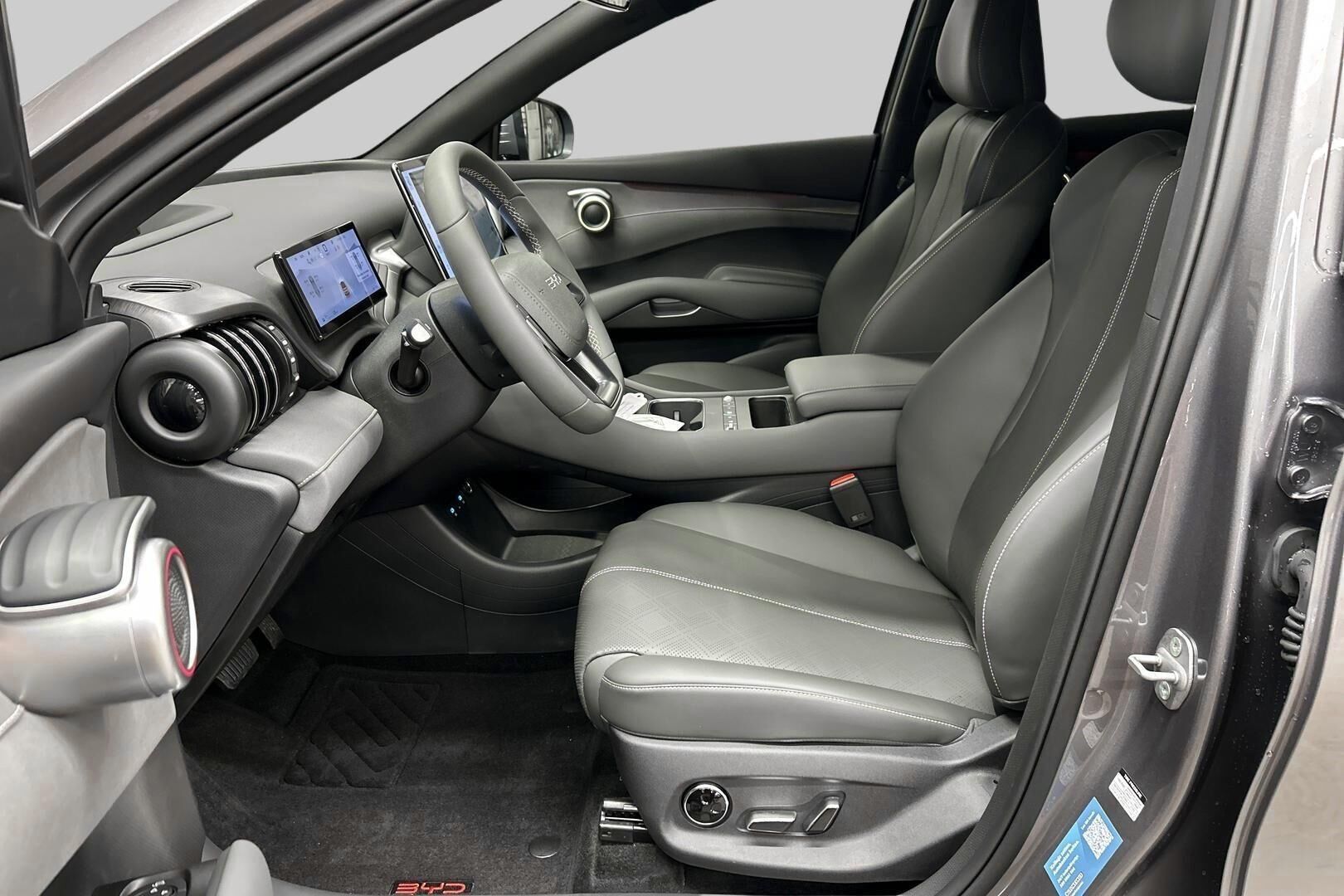 BYD Atto 3 iso kuva 8