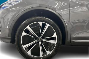 BYD Tang esikatselu 12