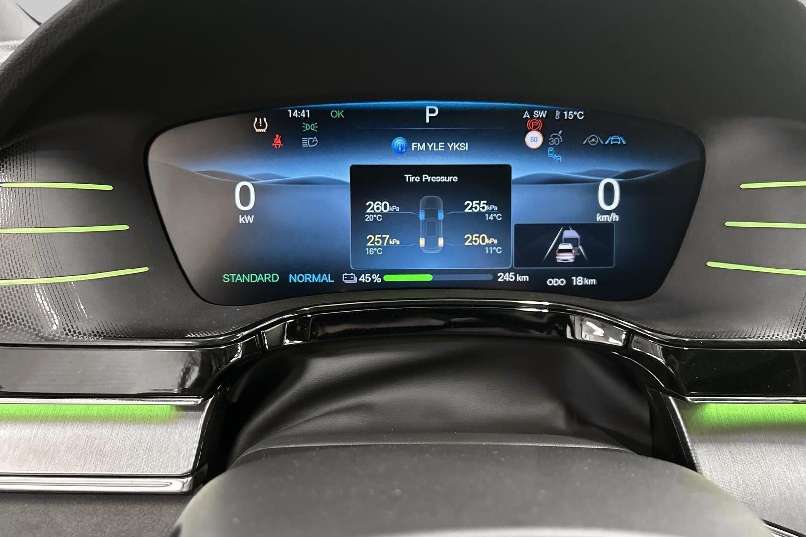 BYD Tang iso kuva 13