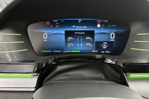 BYD Tang esikatselu 13