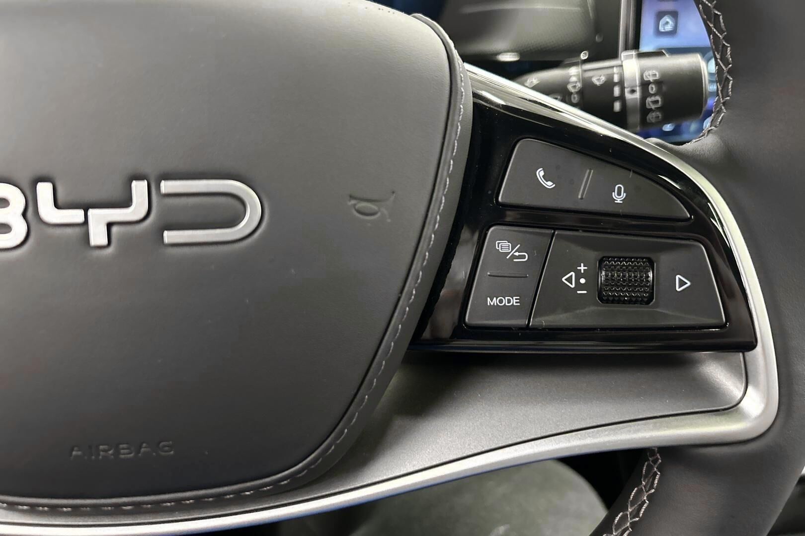 BYD Tang iso kuva 17