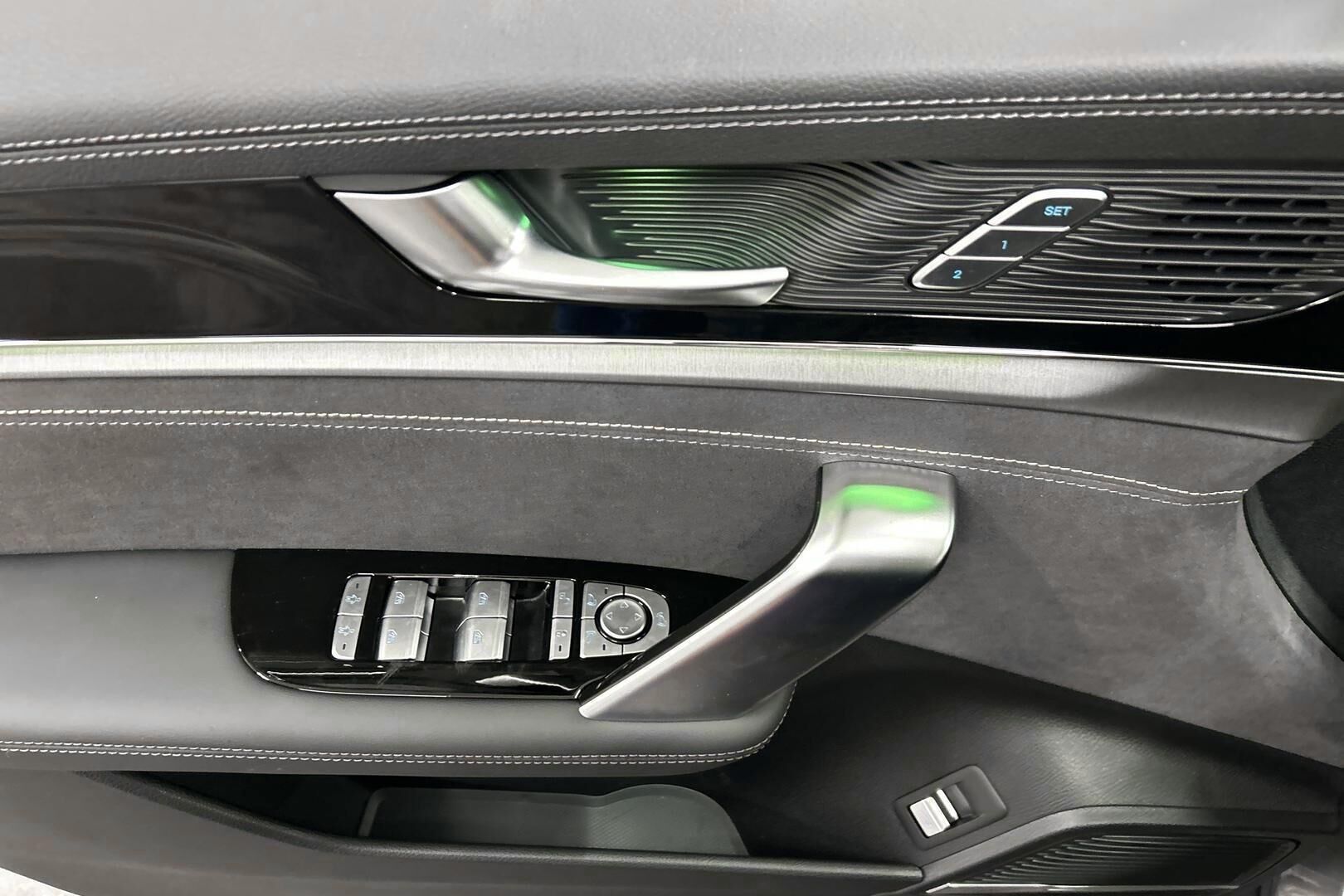 BYD Tang iso kuva 19