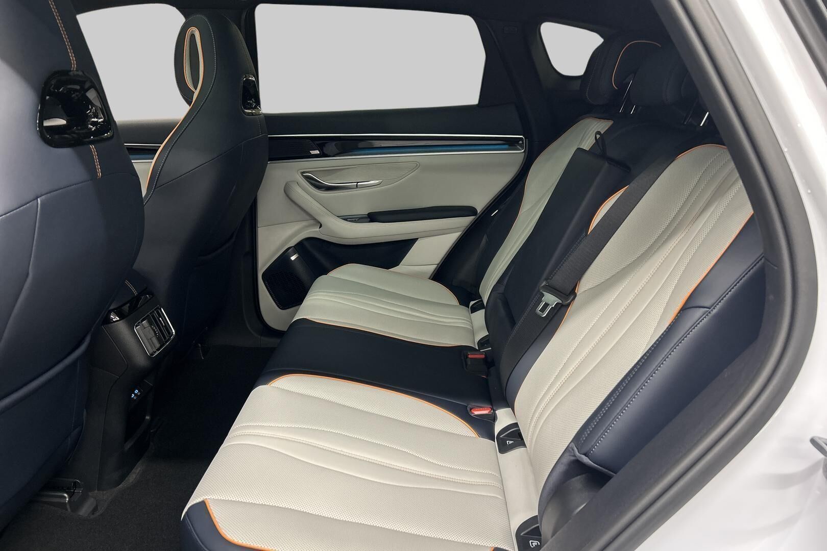 BYD Seal U iso kuva 9