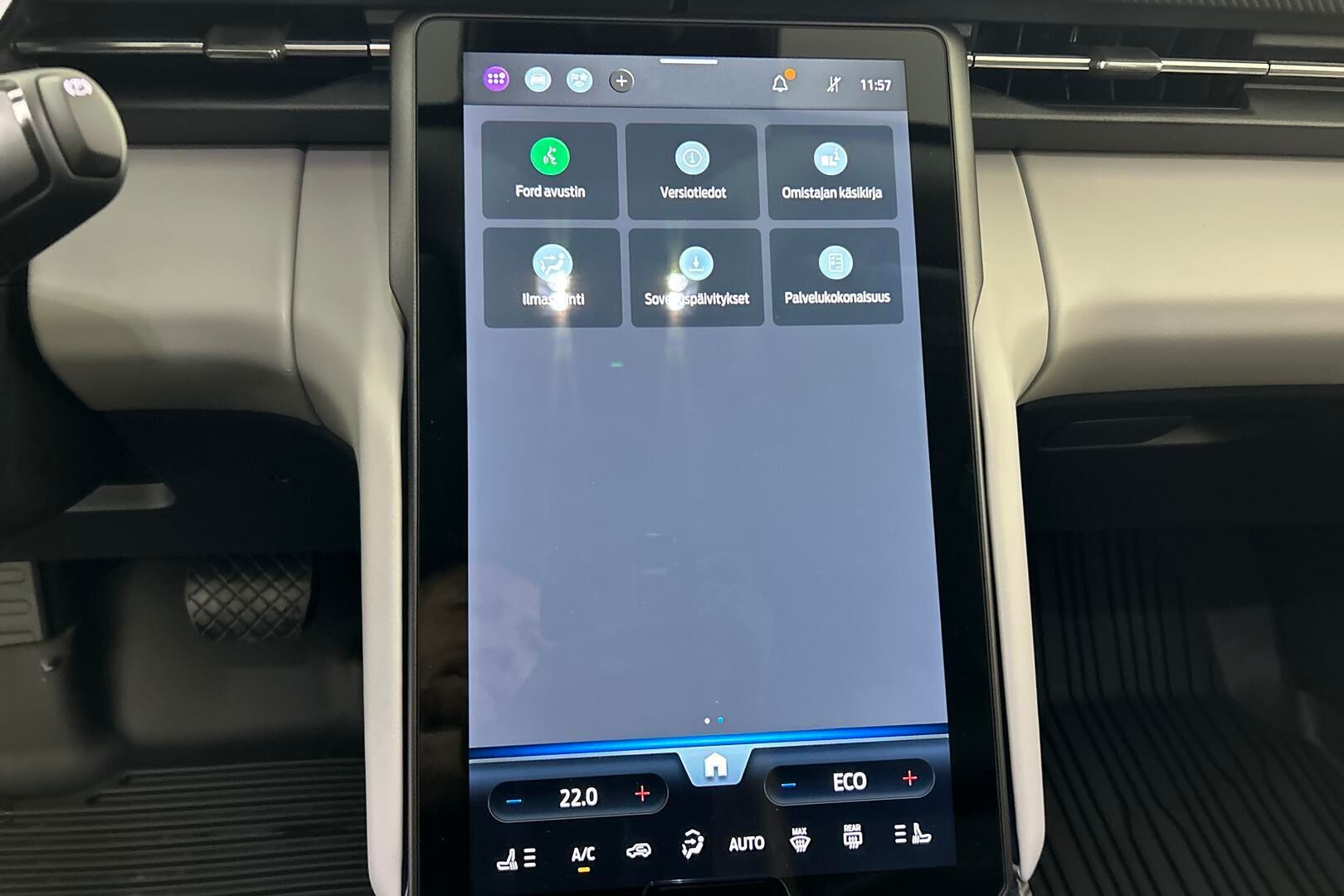 Ford Explorer iso kuva 18