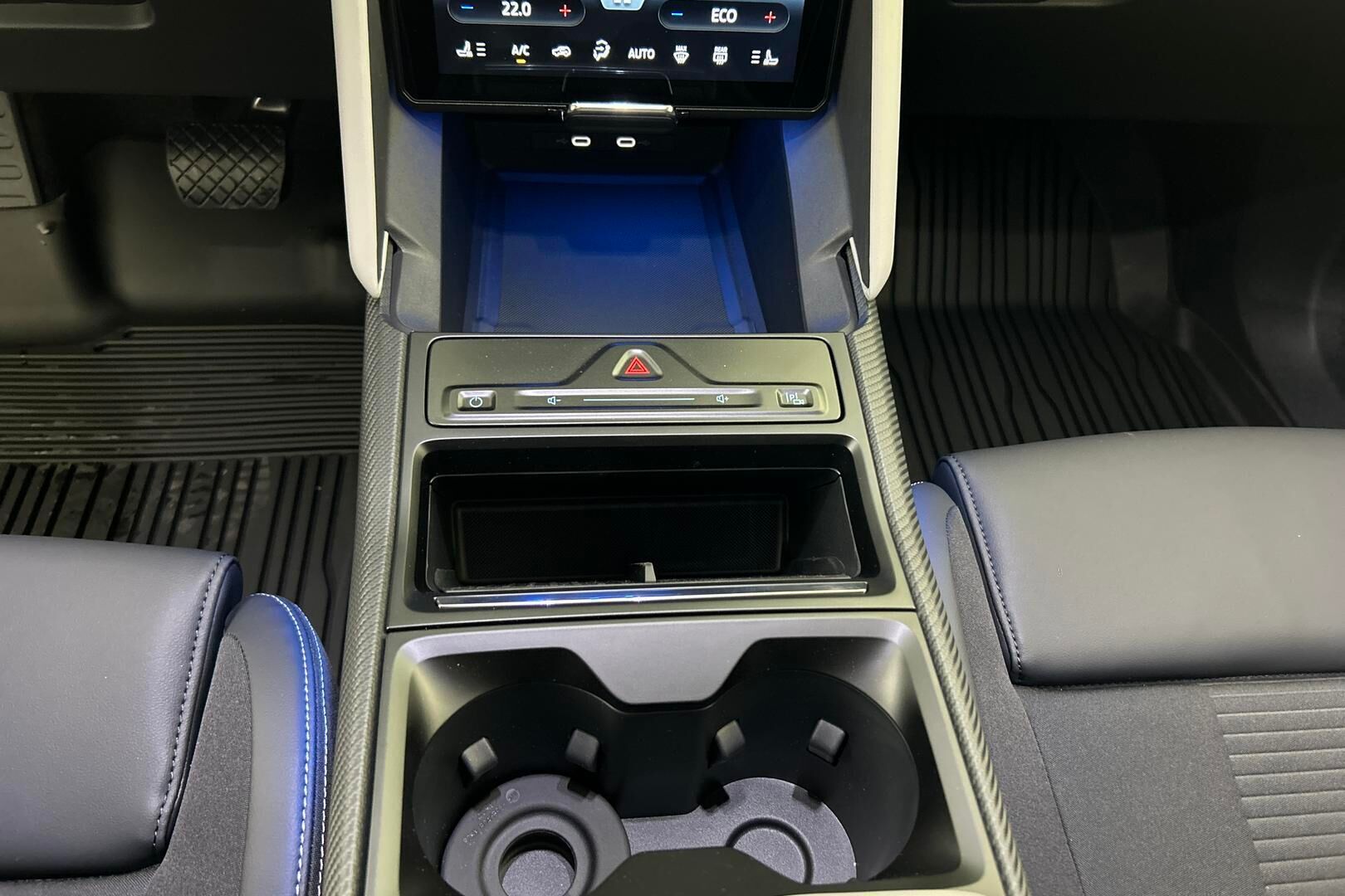 Ford Explorer iso kuva 20