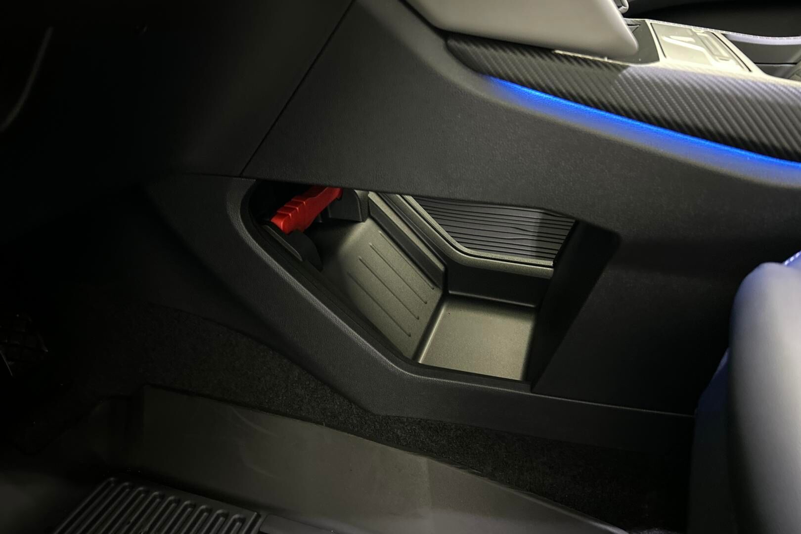 Ford Explorer iso kuva 29