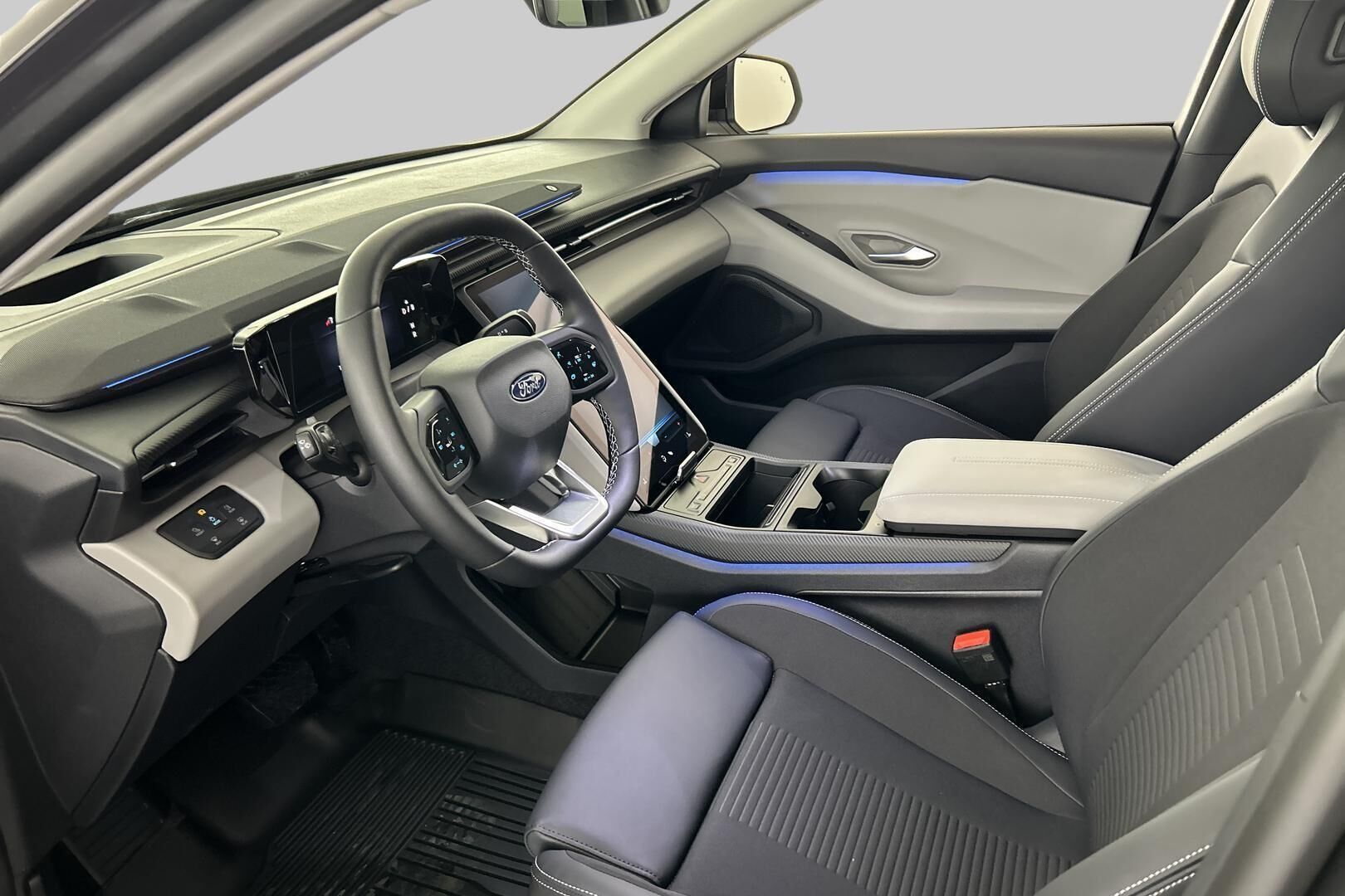 Ford Explorer iso kuva 8