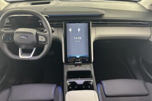 Ford Explorer esikatselu 13