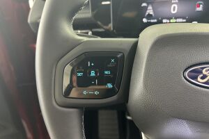 Ford Explorer esikatselu 26