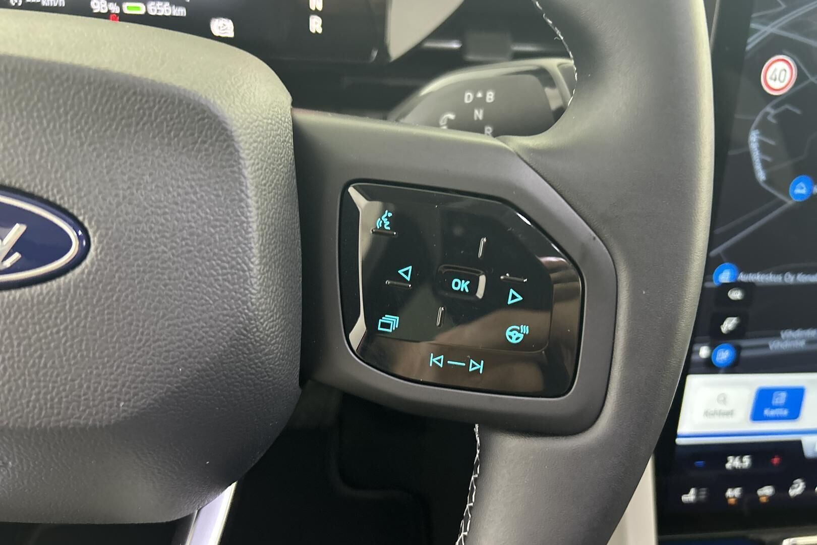 Ford Explorer iso kuva 27