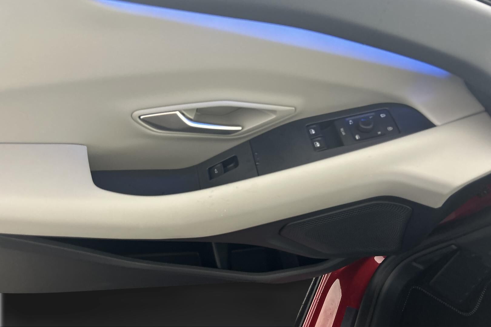 Ford Explorer iso kuva 32