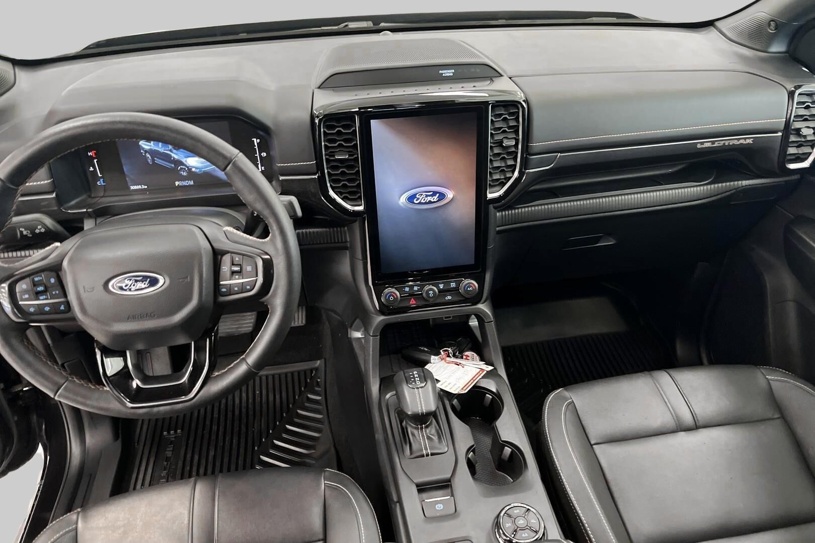 Ford Ranger iso kuva 10