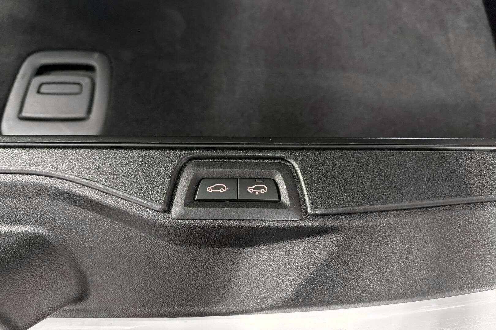 BMW X5 iso kuva 13