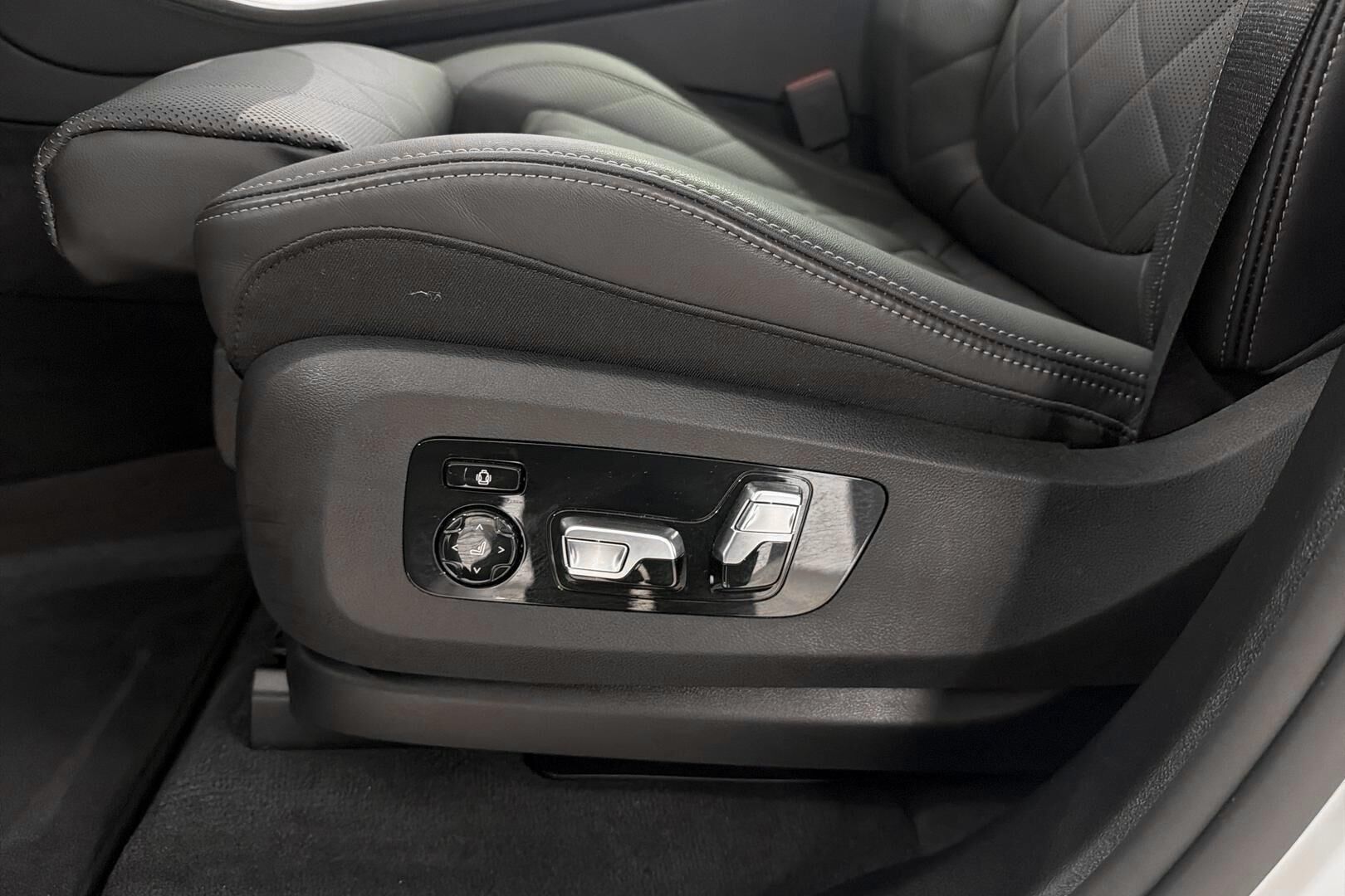 BMW X5 iso kuva 17
