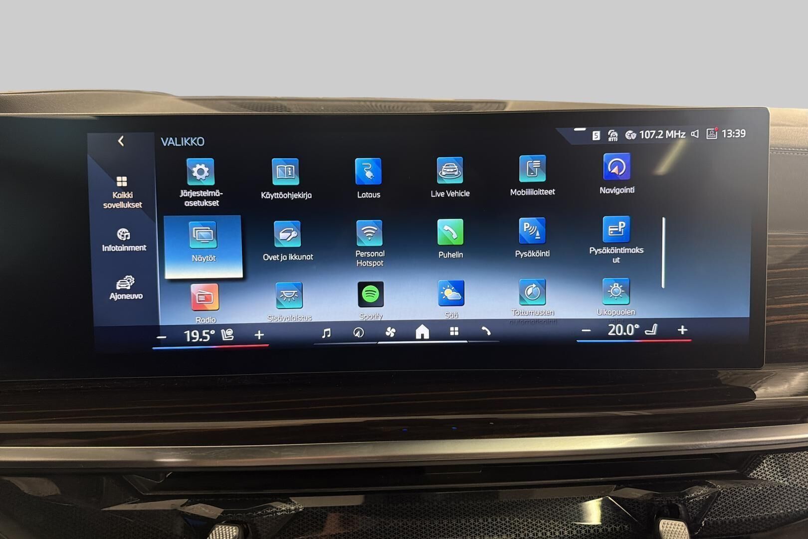 BMW X5 iso kuva 31
